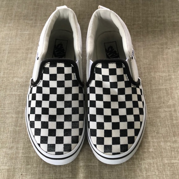 youth black and white checkered vans